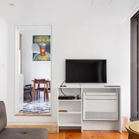 Plum Guide - Blissful Unity Apartment Lisbon